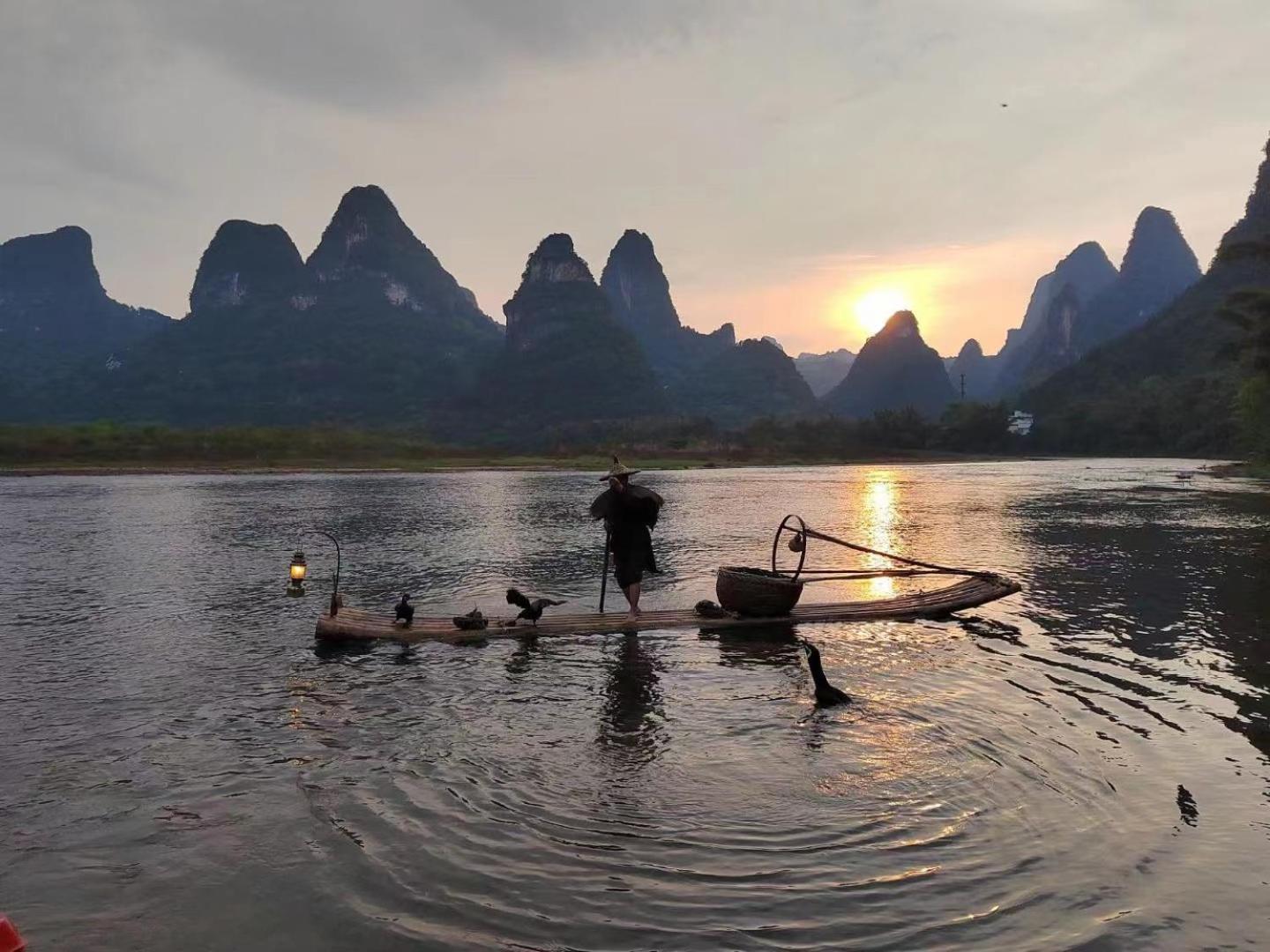 Serene Vale Inn Guilin-Free One Way Pick Up Service To High-Speed Railway Station For 2 Nights Extérieur photo