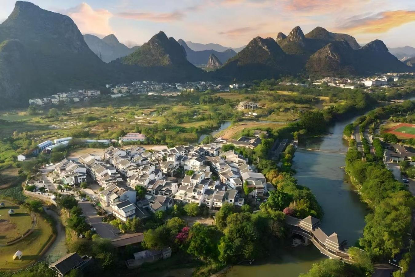 Serene Vale Inn Guilin-Free One Way Pick Up Service To High-Speed Railway Station For 2 Nights Extérieur photo