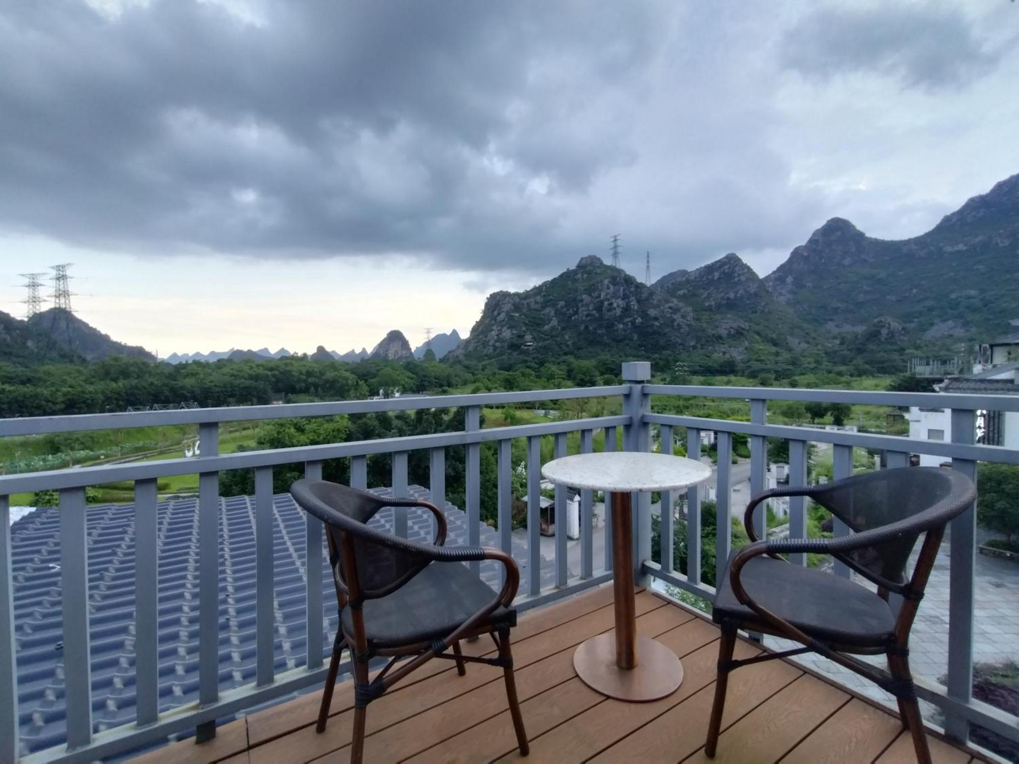 Serene Vale Inn Guilin-Free One Way Pick Up Service To High-Speed Railway Station For 2 Nights Extérieur photo