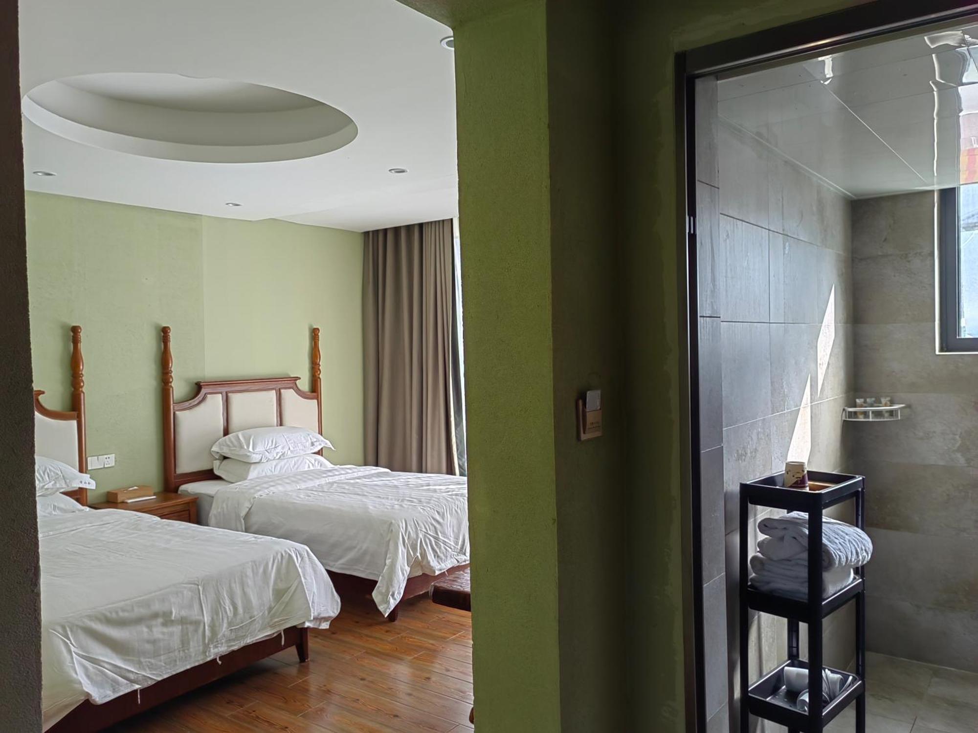 Serene Vale Inn Guilin-Free One Way Pick Up Service To High-Speed Railway Station For 2 Nights Extérieur photo